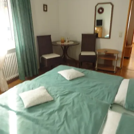 Toska Apartment *